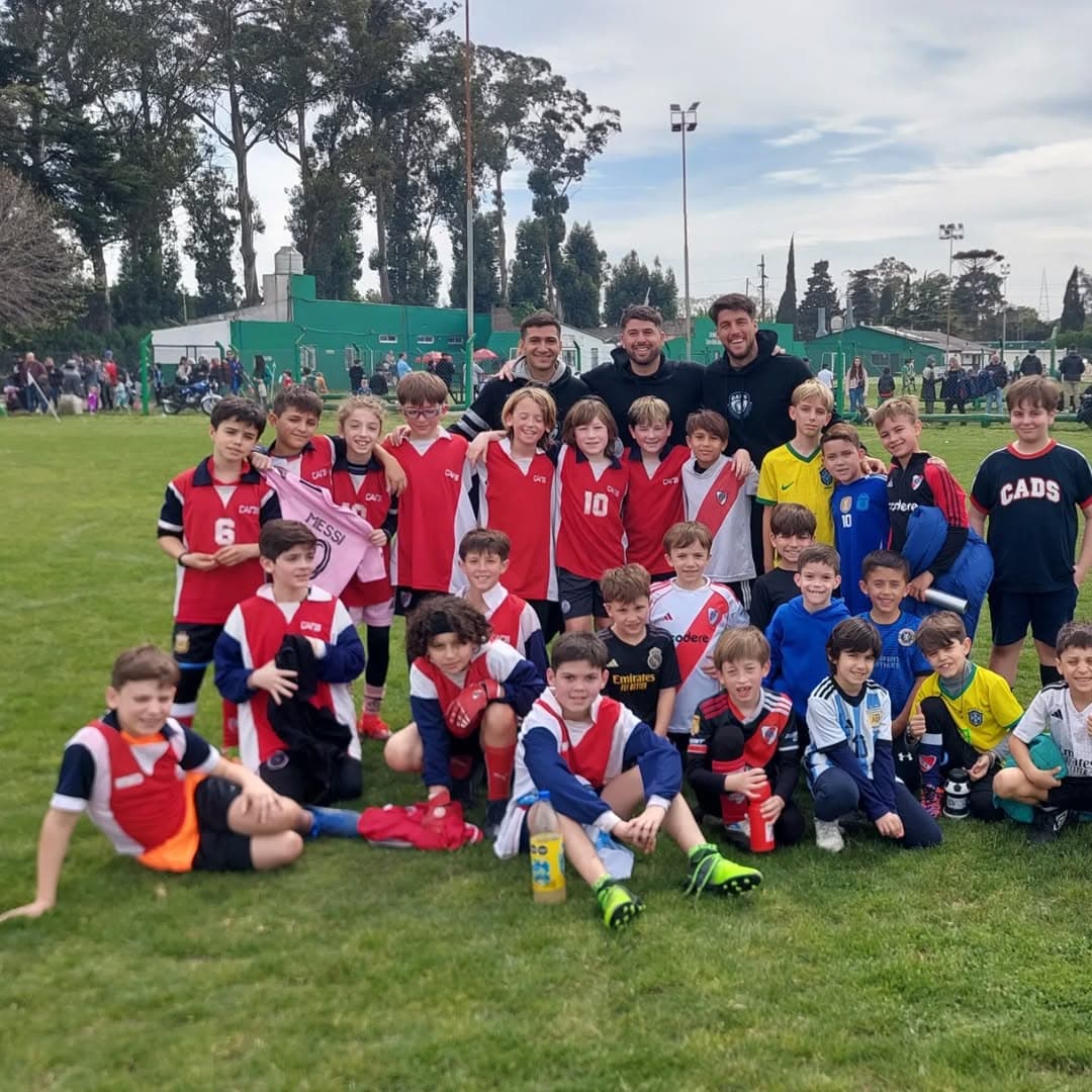 Clases de hockey en ClubCADS - Técnicas y partidos